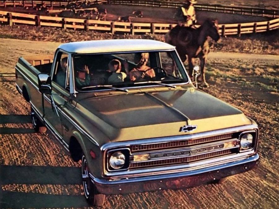  Chevrolet C10 Fleetside Pickup CST Pkg 1969 года  (фото 2 из 2)